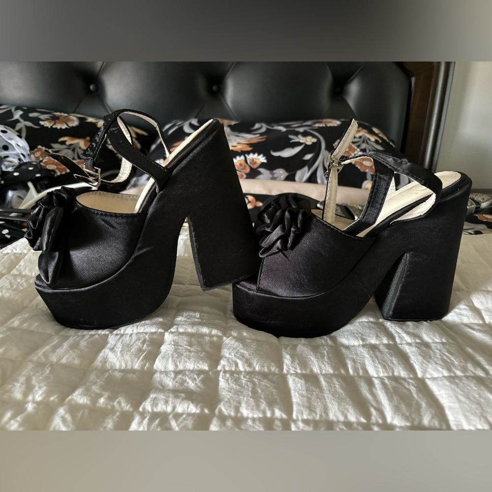 Black rose platform heels